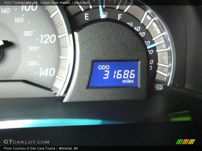 Classic Silver Metallic / Black/Ash 2013 Toyota Camry SE