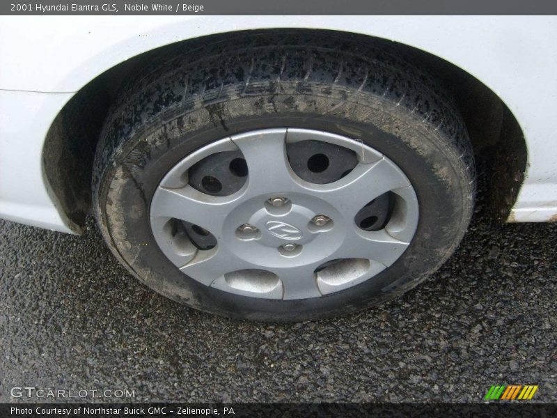 Noble White / Beige 2001 Hyundai Elantra GLS