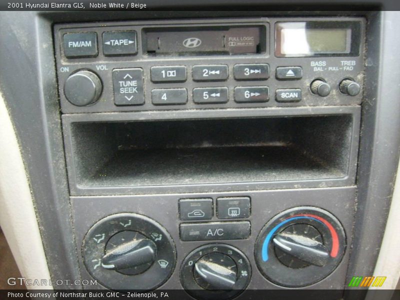 Noble White / Beige 2001 Hyundai Elantra GLS