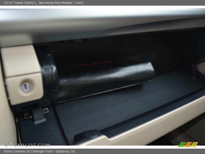 Barcelona Red Metallic / Ivory 2014 Toyota Camry L