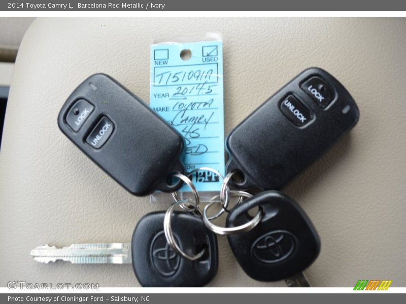 Barcelona Red Metallic / Ivory 2014 Toyota Camry L