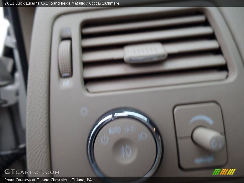 Sand Beige Metallic / Cocoa/Cashmere 2011 Buick Lucerne CXL