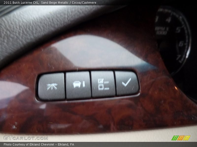 Sand Beige Metallic / Cocoa/Cashmere 2011 Buick Lucerne CXL