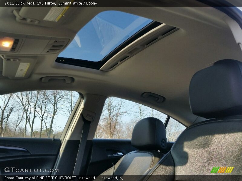 Summit White / Ebony 2011 Buick Regal CXL Turbo