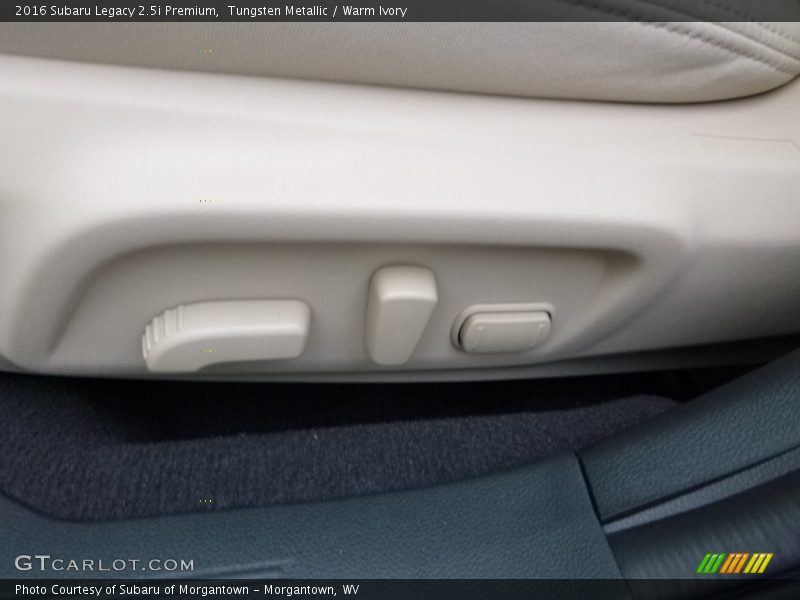 Tungsten Metallic / Warm Ivory 2016 Subaru Legacy 2.5i Premium