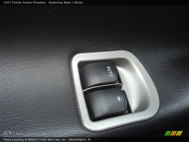Mysterious Black / Ebony 2007 Pontiac Solstice Roadster