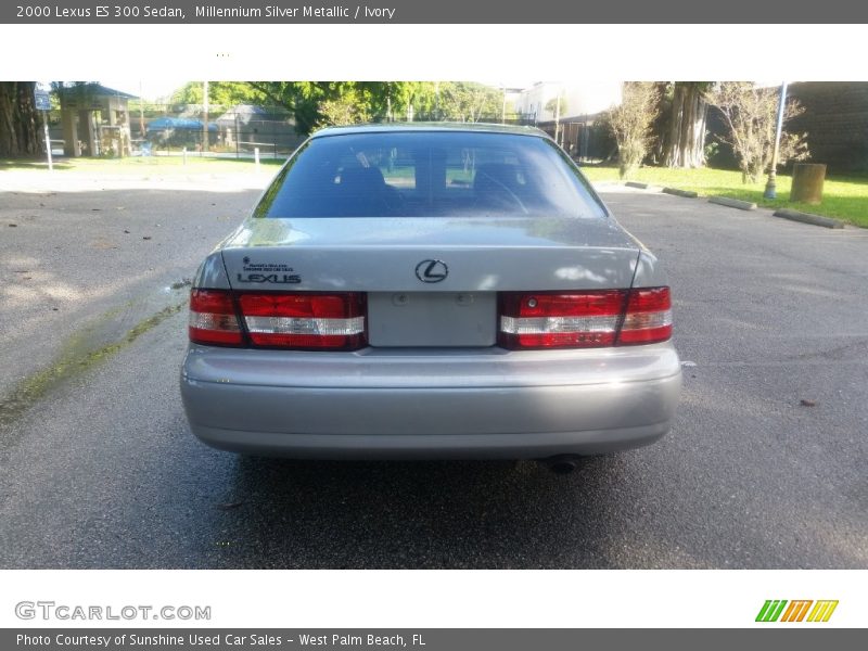 Millennium Silver Metallic / Ivory 2000 Lexus ES 300 Sedan