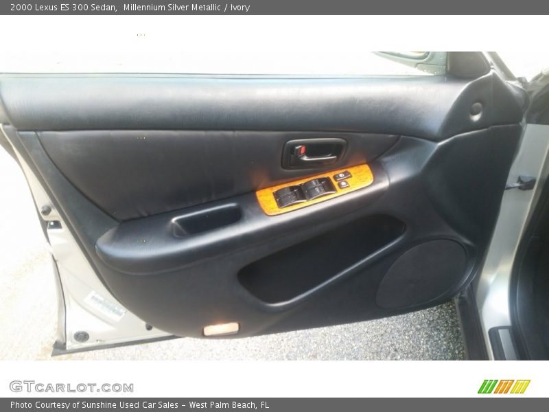 Millennium Silver Metallic / Ivory 2000 Lexus ES 300 Sedan