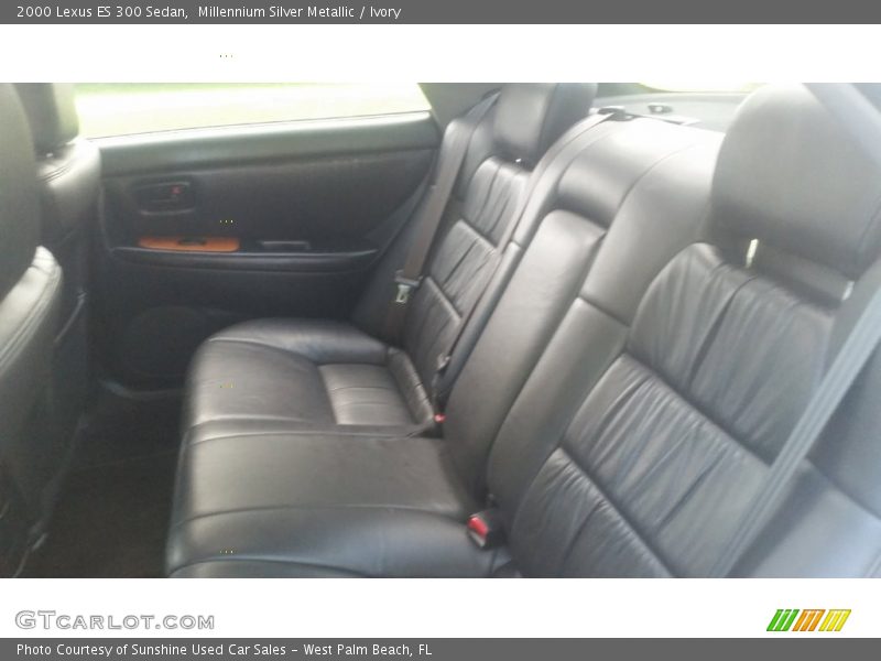 Millennium Silver Metallic / Ivory 2000 Lexus ES 300 Sedan