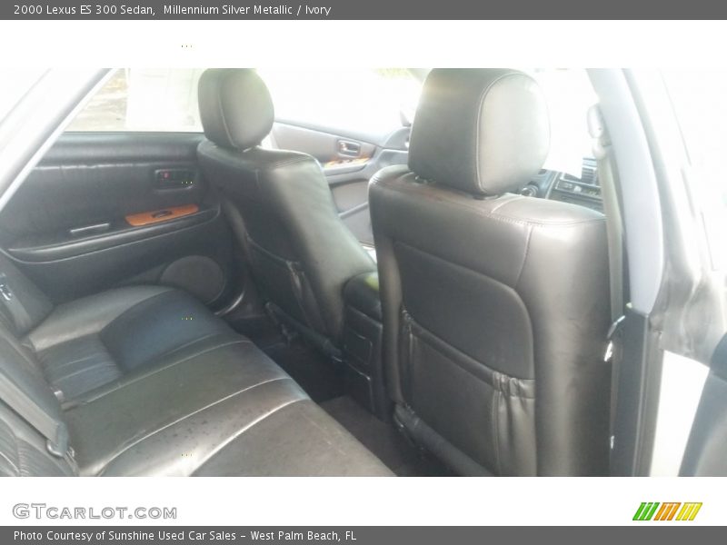 Millennium Silver Metallic / Ivory 2000 Lexus ES 300 Sedan