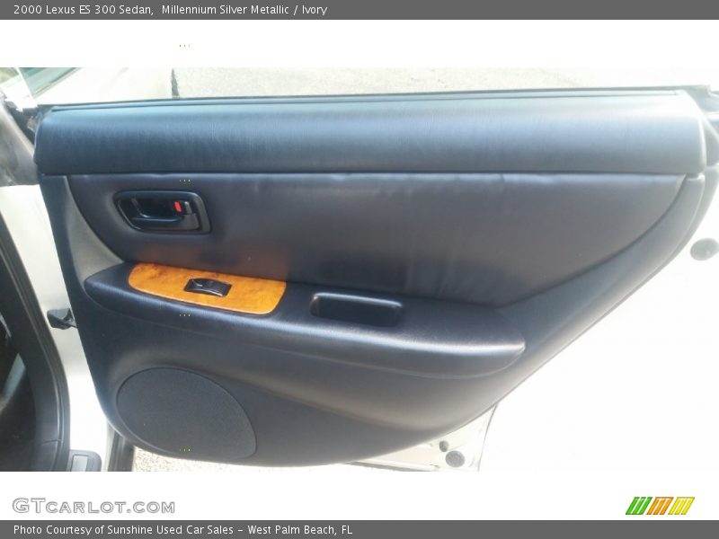 Millennium Silver Metallic / Ivory 2000 Lexus ES 300 Sedan
