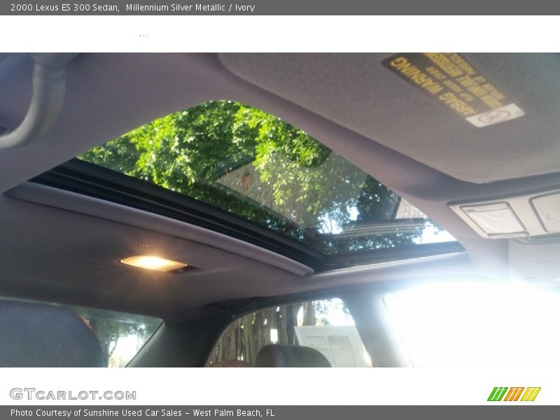 Millennium Silver Metallic / Ivory 2000 Lexus ES 300 Sedan