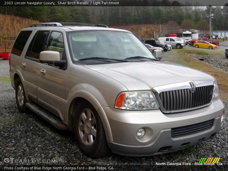 Silver Birch Metallic / Light Parchment 2003 Lincoln Navigator Luxury
