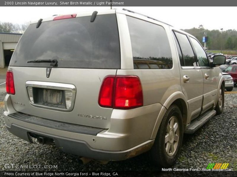 Silver Birch Metallic / Light Parchment 2003 Lincoln Navigator Luxury