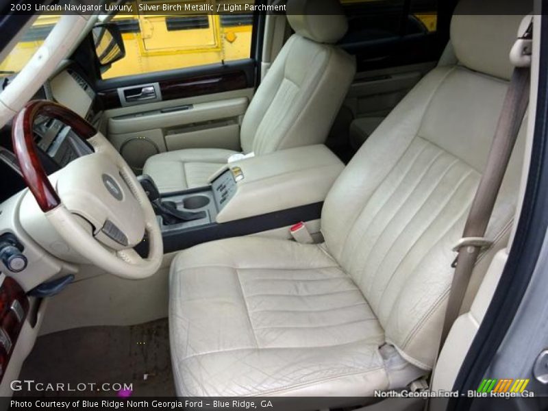 Silver Birch Metallic / Light Parchment 2003 Lincoln Navigator Luxury