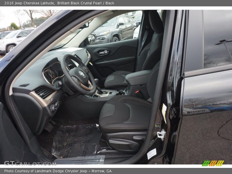 Brilliant Black Crystal Pearl / Black 2016 Jeep Cherokee Latitude