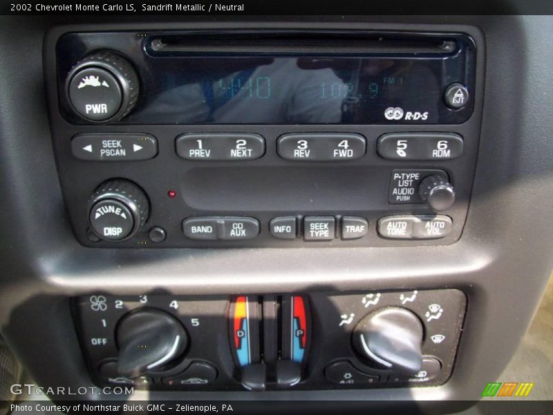 Sandrift Metallic / Neutral 2002 Chevrolet Monte Carlo LS