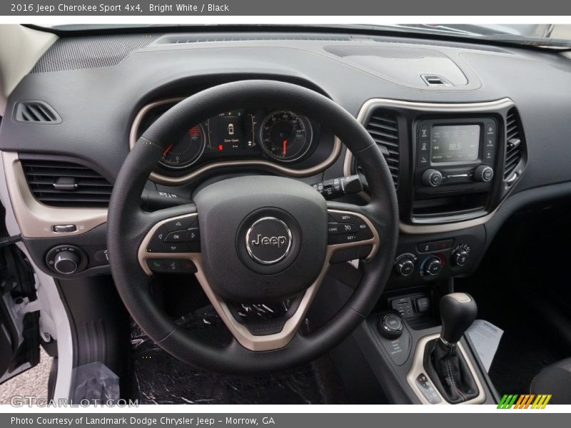 Bright White / Black 2016 Jeep Cherokee Sport 4x4