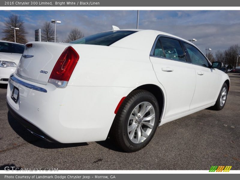 Bright White / Black/Linen 2016 Chrysler 300 Limited