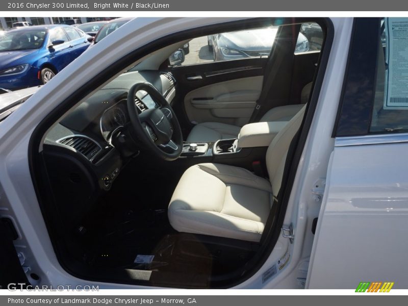 Bright White / Black/Linen 2016 Chrysler 300 Limited