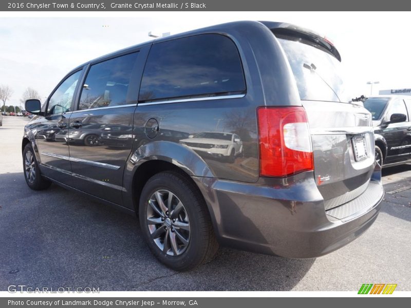 Granite Crystal Metallic / S Black 2016 Chrysler Town & Country S