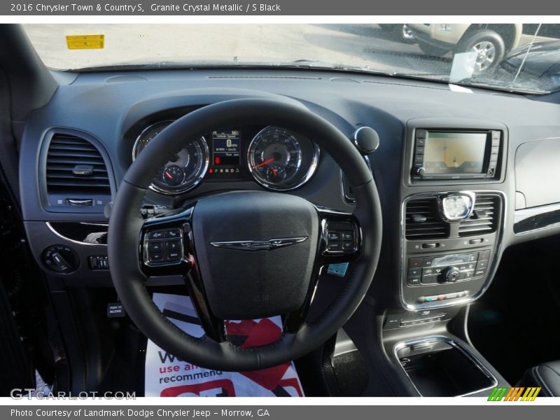Granite Crystal Metallic / S Black 2016 Chrysler Town & Country S