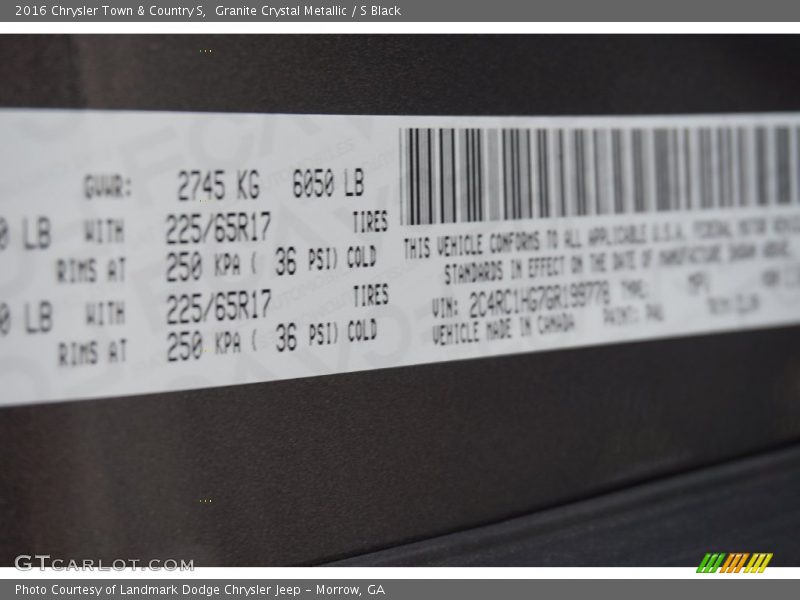 Granite Crystal Metallic / S Black 2016 Chrysler Town & Country S