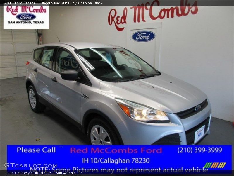 Ingot Silver Metallic / Charcoal Black 2016 Ford Escape S