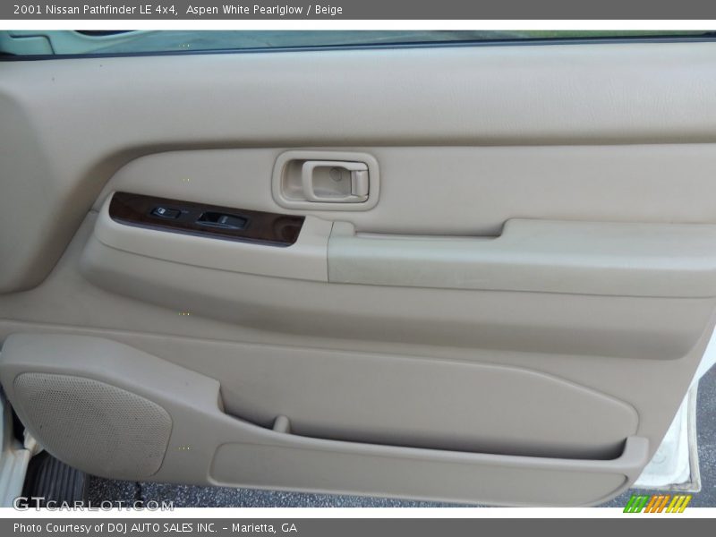 Aspen White Pearlglow / Beige 2001 Nissan Pathfinder LE 4x4