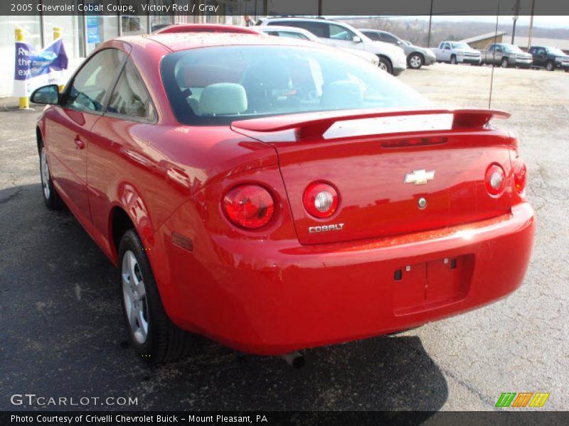 Victory Red / Gray 2005 Chevrolet Cobalt Coupe