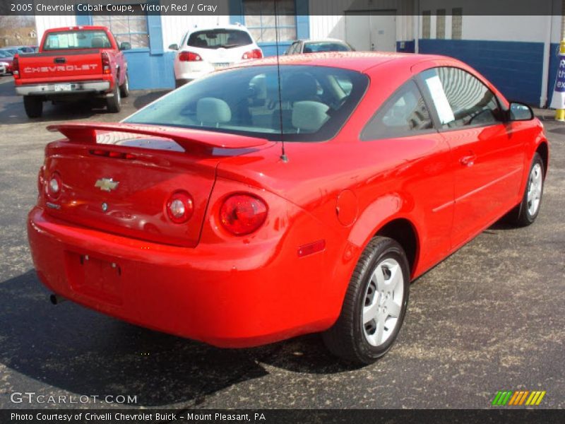 Victory Red / Gray 2005 Chevrolet Cobalt Coupe