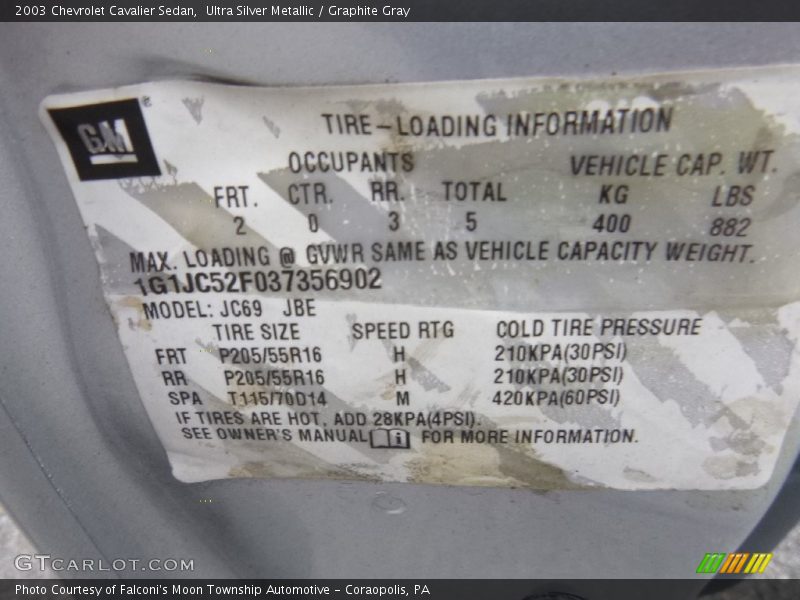 Ultra Silver Metallic / Graphite Gray 2003 Chevrolet Cavalier Sedan