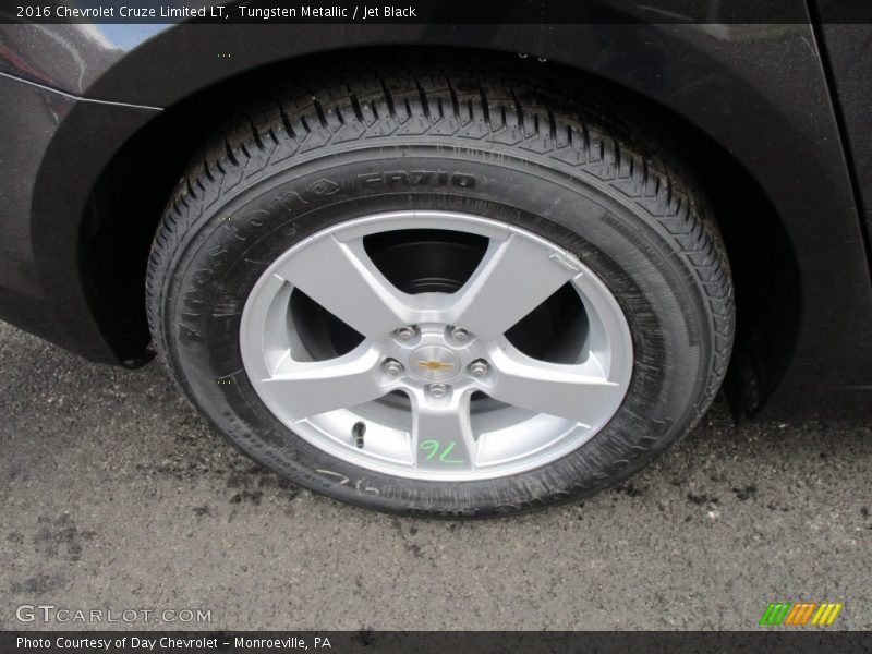 Tungsten Metallic / Jet Black 2016 Chevrolet Cruze Limited LT