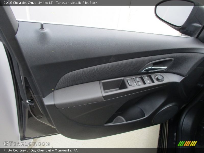 Tungsten Metallic / Jet Black 2016 Chevrolet Cruze Limited LT