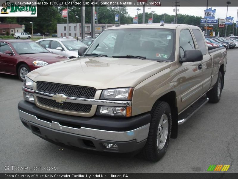 Sandstone Metallic / Dark Charcoal 2005 Chevrolet Silverado 1500 LT Extended Cab 4x4