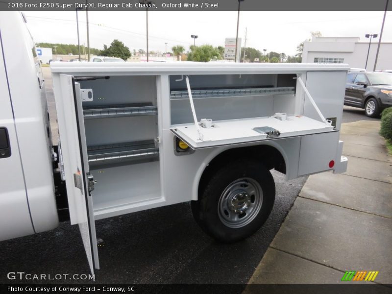 Oxford White / Steel 2016 Ford F250 Super Duty XL Regular Cab Chassis