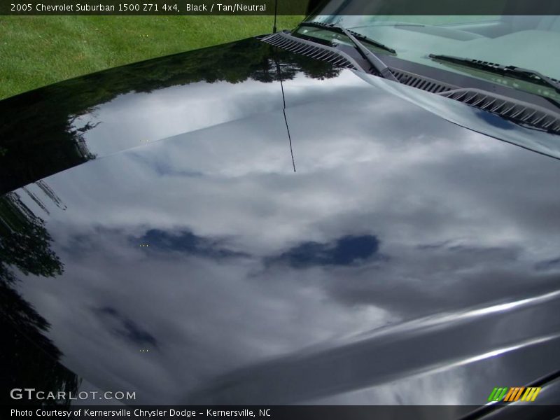 Black / Tan/Neutral 2005 Chevrolet Suburban 1500 Z71 4x4