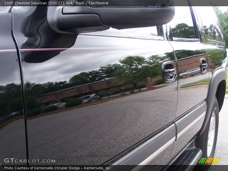 Black / Tan/Neutral 2005 Chevrolet Suburban 1500 Z71 4x4