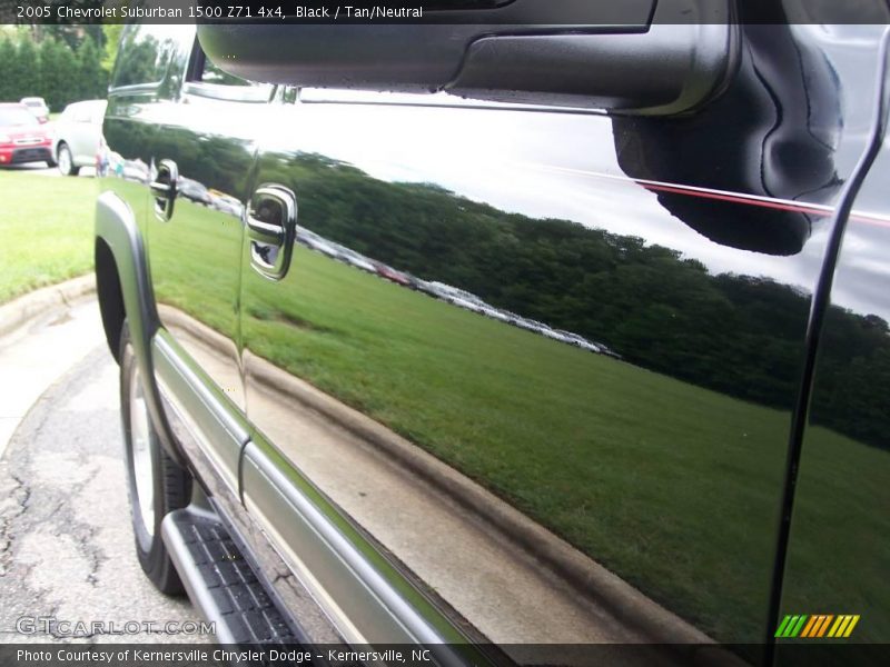 Black / Tan/Neutral 2005 Chevrolet Suburban 1500 Z71 4x4