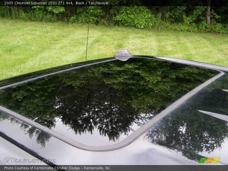 Black / Tan/Neutral 2005 Chevrolet Suburban 1500 Z71 4x4