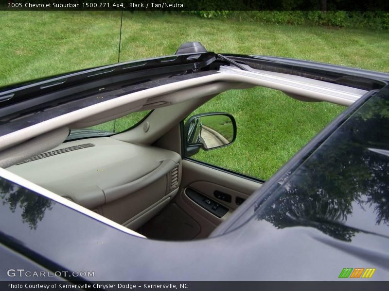 Black / Tan/Neutral 2005 Chevrolet Suburban 1500 Z71 4x4