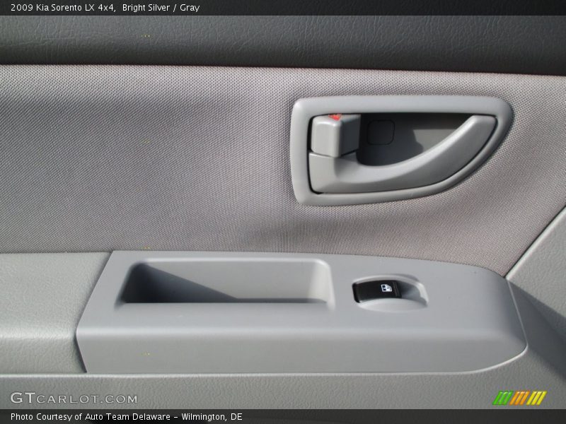 Bright Silver / Gray 2009 Kia Sorento LX 4x4