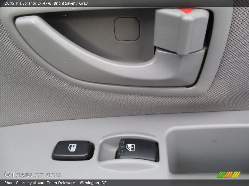 Bright Silver / Gray 2009 Kia Sorento LX 4x4