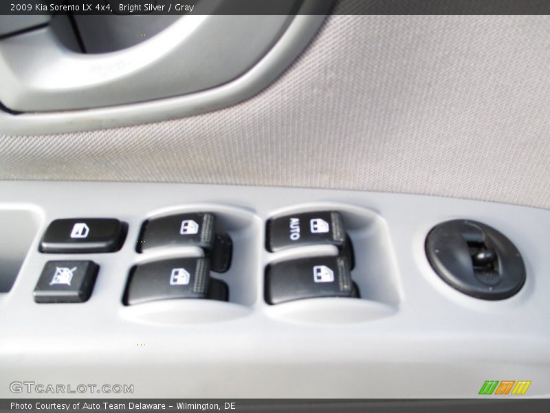 Bright Silver / Gray 2009 Kia Sorento LX 4x4