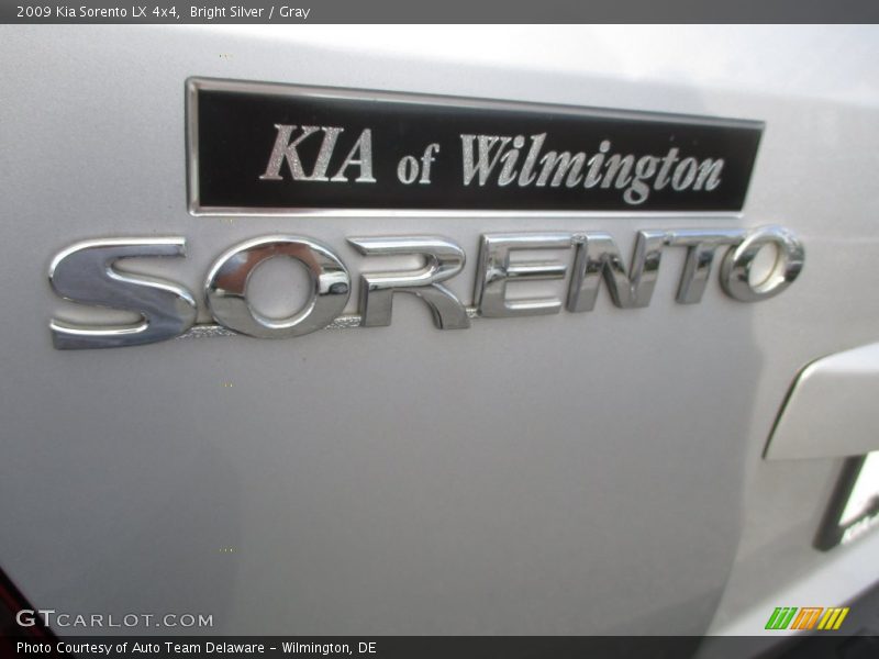 Bright Silver / Gray 2009 Kia Sorento LX 4x4