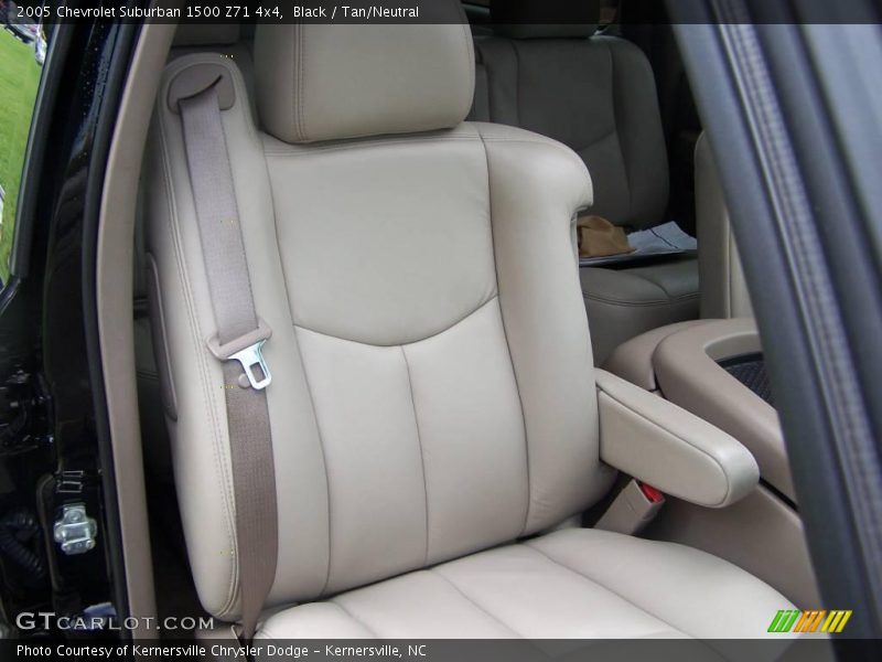 Black / Tan/Neutral 2005 Chevrolet Suburban 1500 Z71 4x4