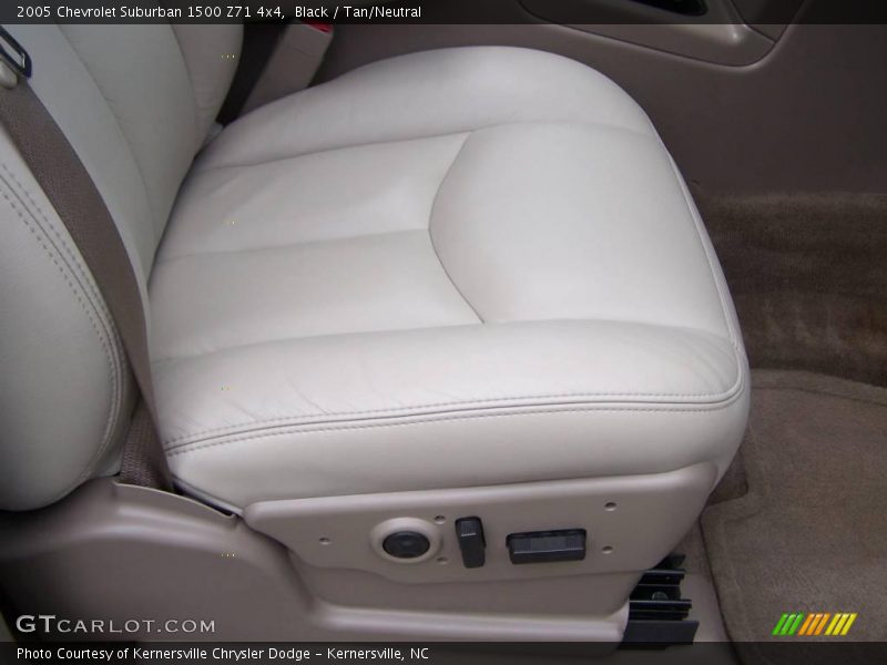 Black / Tan/Neutral 2005 Chevrolet Suburban 1500 Z71 4x4