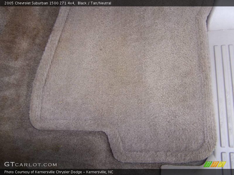 Black / Tan/Neutral 2005 Chevrolet Suburban 1500 Z71 4x4