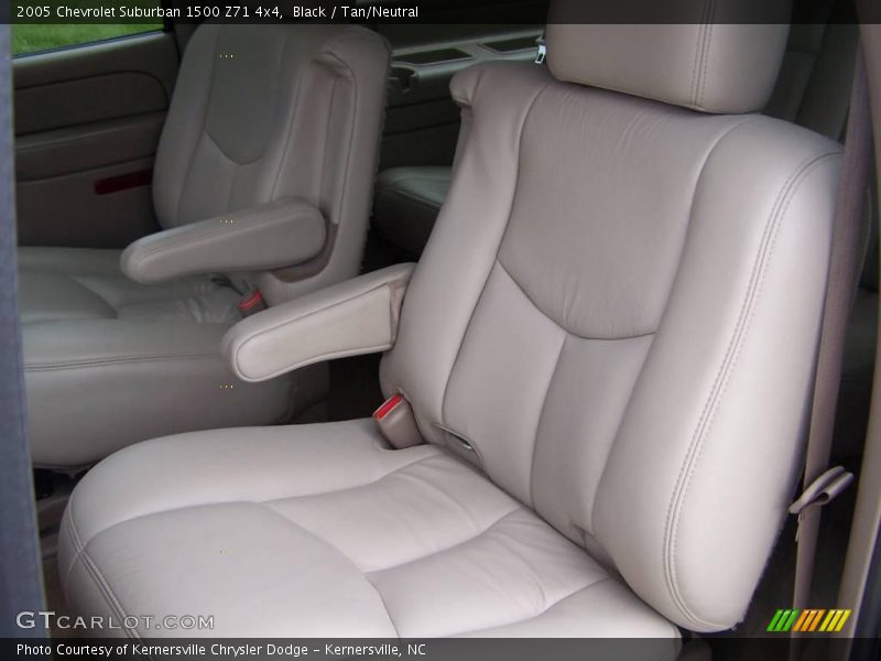 Black / Tan/Neutral 2005 Chevrolet Suburban 1500 Z71 4x4