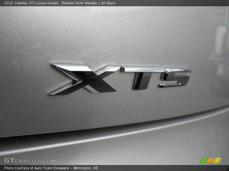 Radiant Silver Metallic / Jet Black 2015 Cadillac XTS Luxury Sedan